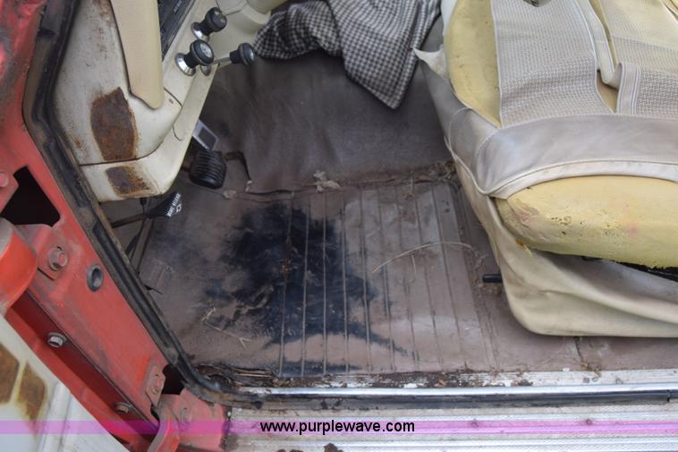 image for item J7878 1974 Jeep J10 pickup truck