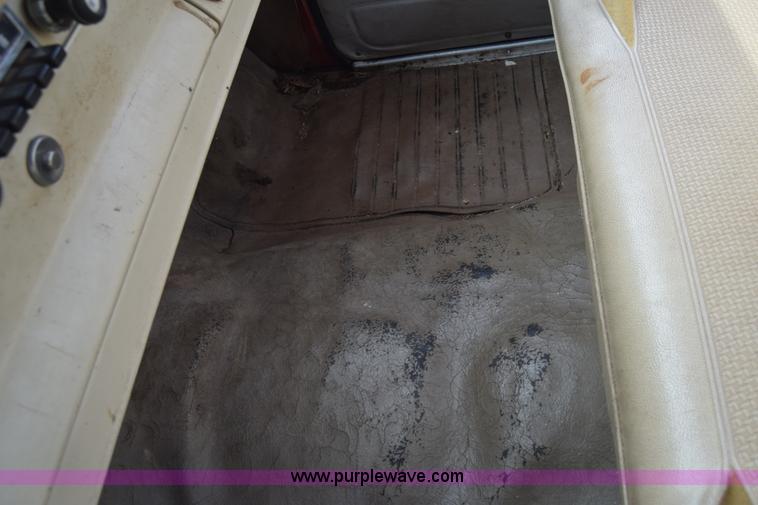 image for item J7878 1974 Jeep J10 pickup truck