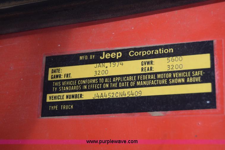 image for item J7878 1974 Jeep J10 pickup truck