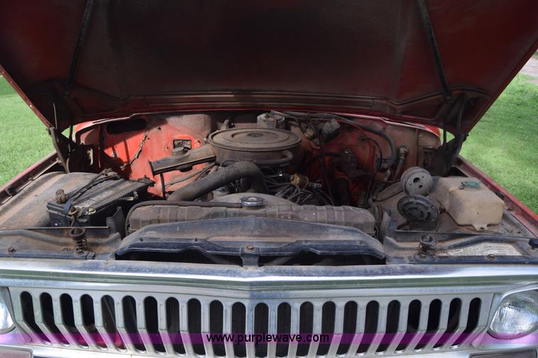 image for item J7878 1974 Jeep J10 pickup truck
