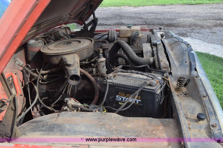 image for item J7878 1974 Jeep J10 pickup truck