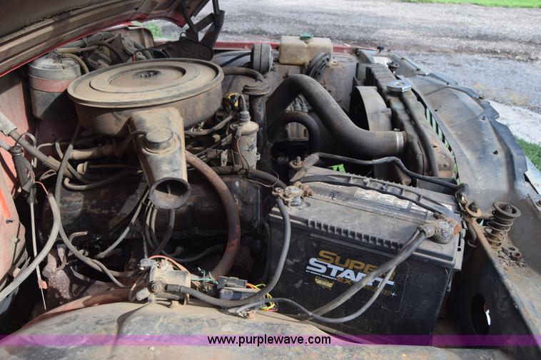 image for item J7878 1974 Jeep J10 pickup truck
