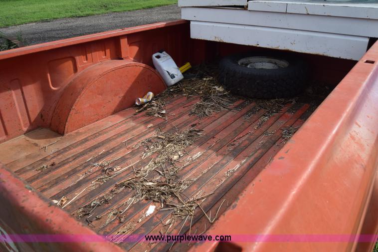 image for item J7878 1974 Jeep J10 pickup truck