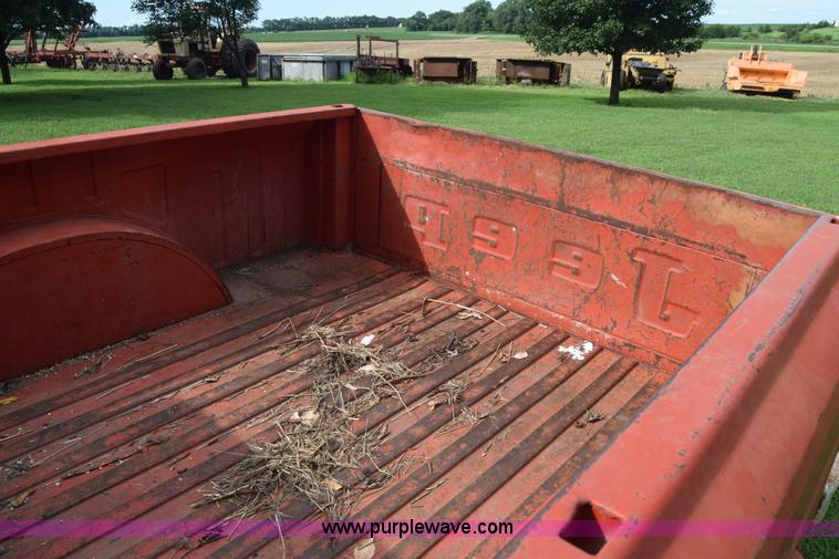 image for item J7878 1974 Jeep J10 pickup truck