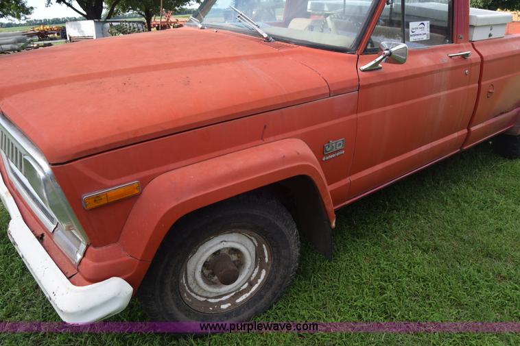 image for item J7878 1974 Jeep J10 pickup truck