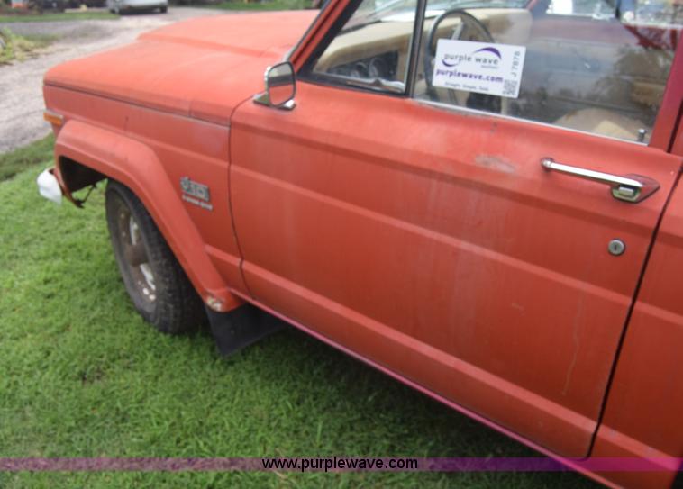image for item J7878 1974 Jeep J10 pickup truck