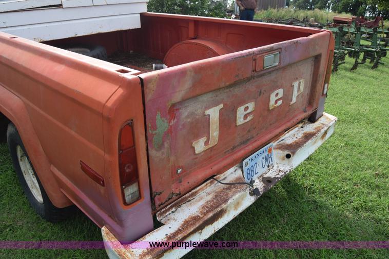 image for item J7878 1974 Jeep J10 pickup truck