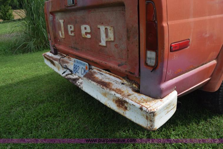 image for item J7878 1974 Jeep J10 pickup truck