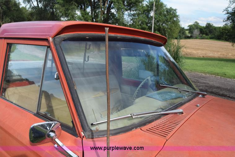 image for item J7878 1974 Jeep J10 pickup truck