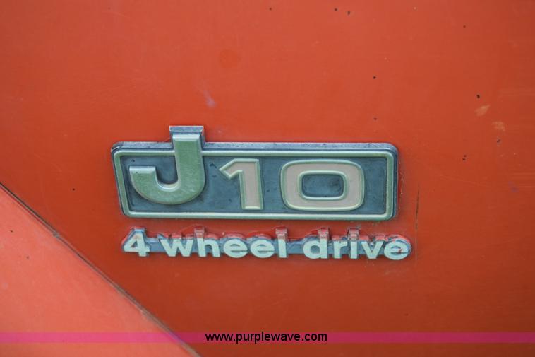 image for item J7878 1974 Jeep J10 pickup truck