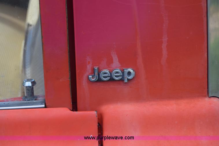image for item J7878 1974 Jeep J10 pickup truck