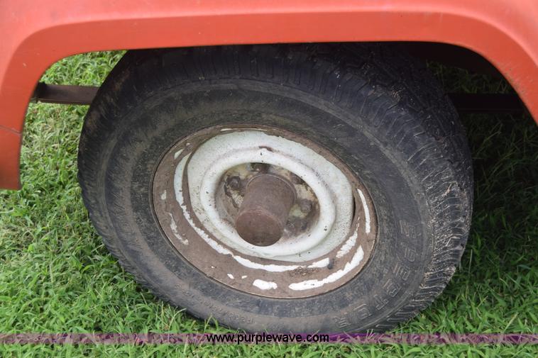 image for item J7878 1974 Jeep J10 pickup truck