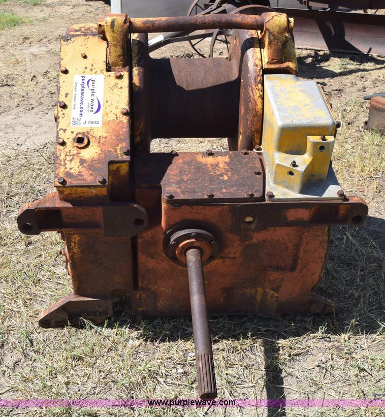 image for item J7942 Hyster D7H dozer winch