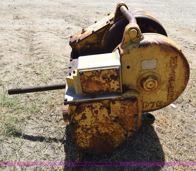 Hyster D7H dozer winch in Lyons, KS Item J7942 sold Purple Wave