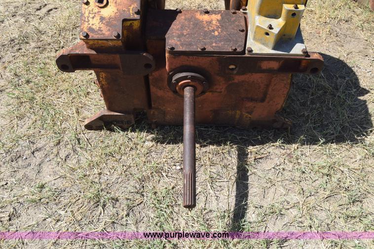 image for item J7942 Hyster D7H dozer winch