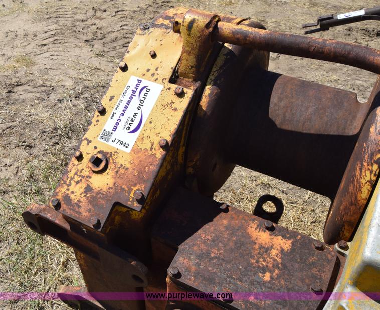 image for item J7942 Hyster D7H dozer winch
