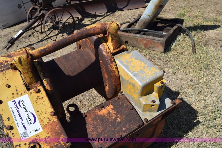 image for item J7942 Hyster D7H dozer winch