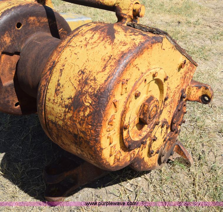 image for item J7942 Hyster D7H dozer winch