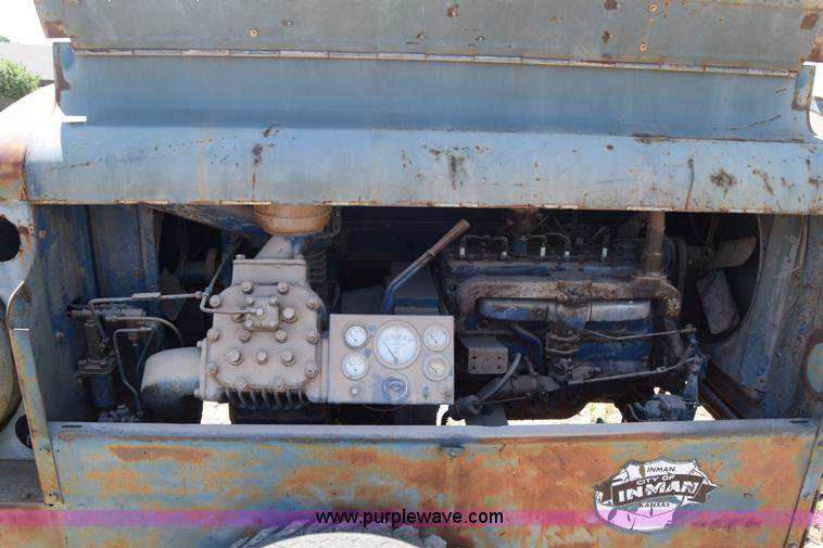 image for item J7943 Worthington air compressor