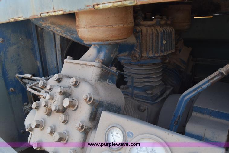 image for item J7943 Worthington air compressor