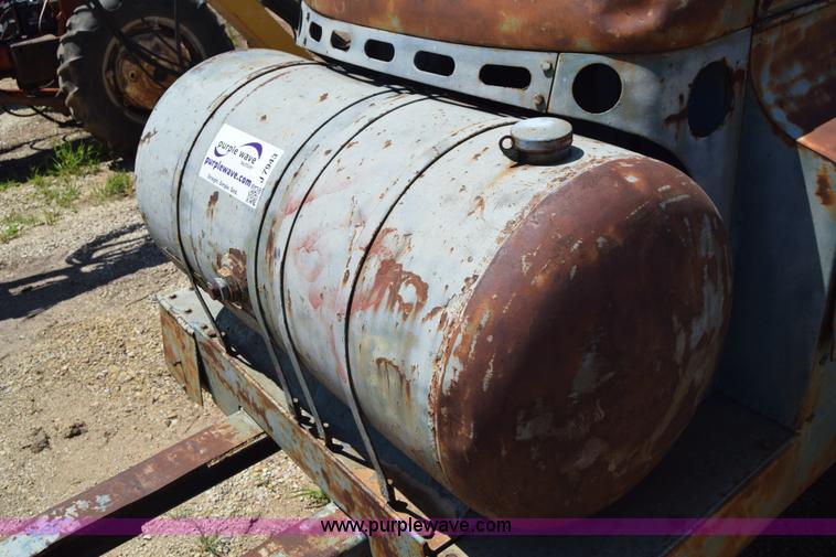 image for item J7943 Worthington air compressor