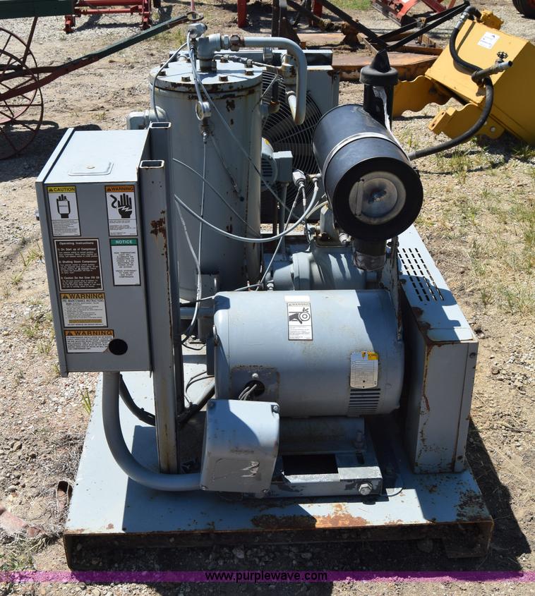 image for item J7944 API air compressor