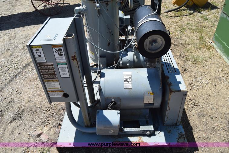 image for item J7944 API air compressor