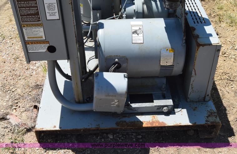 image for item J7944 API air compressor