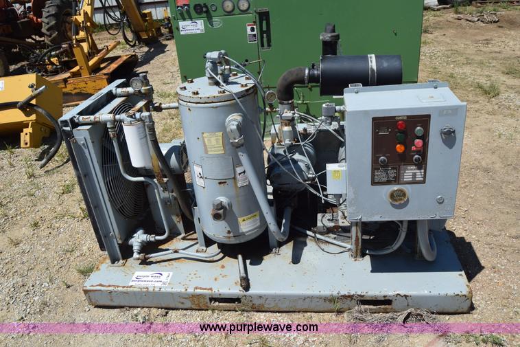 image for item J7944 API air compressor