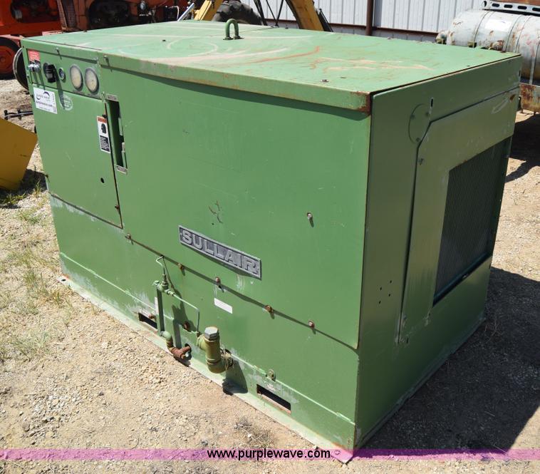 image for item J7945 Sullair air compressor