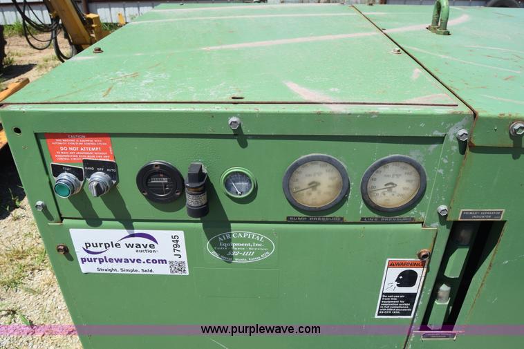 image for item J7945 Sullair air compressor