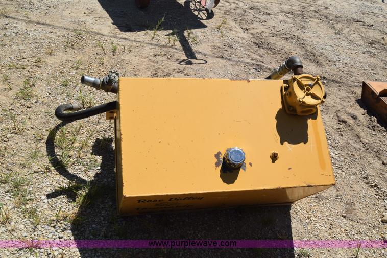 image for item J7947 Hydraulic reservoir