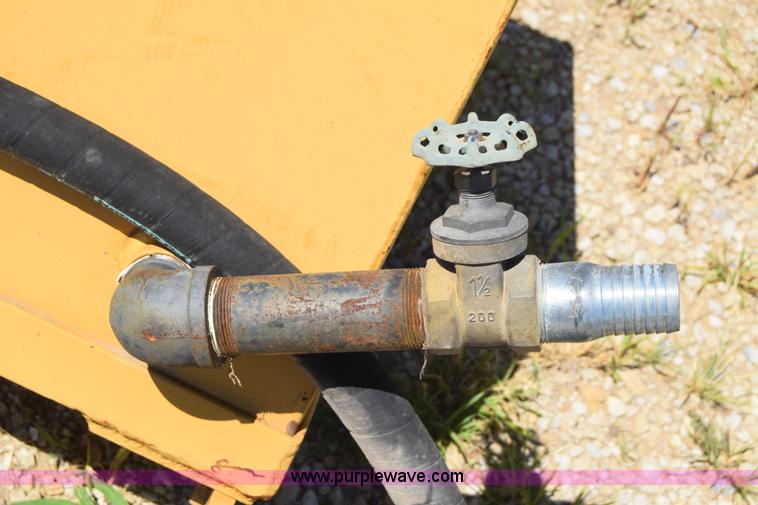 image for item J7947 Hydraulic reservoir