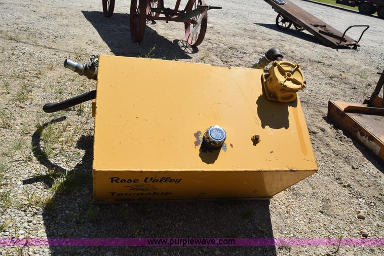image for item J7947 Hydraulic reservoir