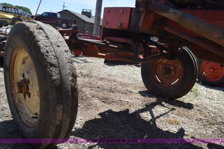 image for item J7952 Allis Chalmers WD tractor