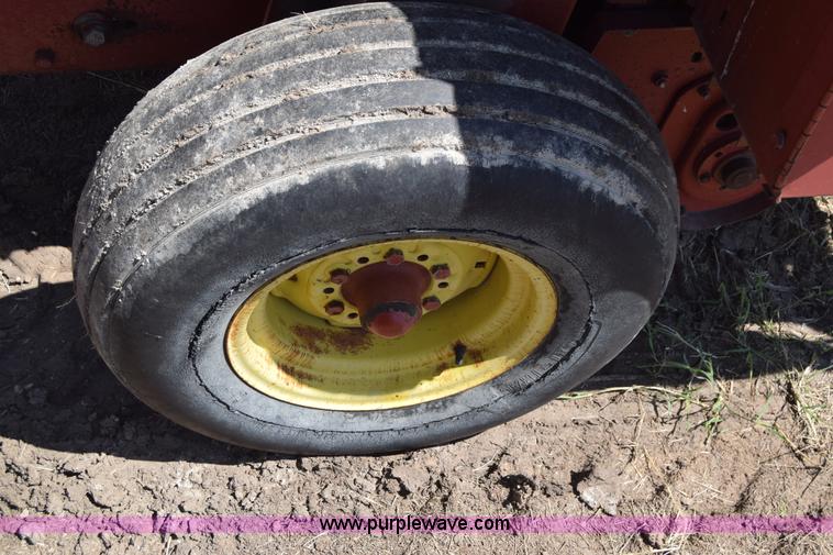 image for item J7955 Hesston 5580 round baler