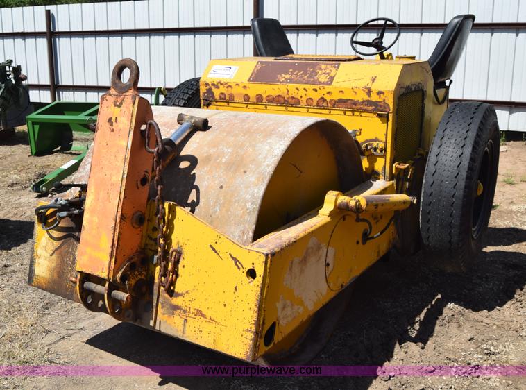 image for item J7957 Ferguson 46 double drum roller