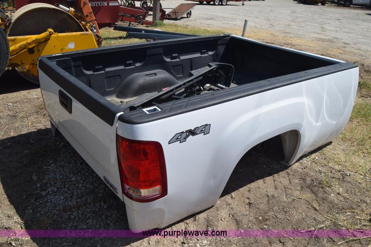 image for item J7959 GMC Sierra truck bed