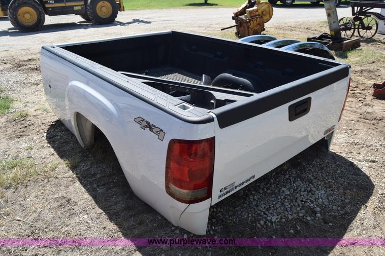 image for item J7959 GMC Sierra truck bed