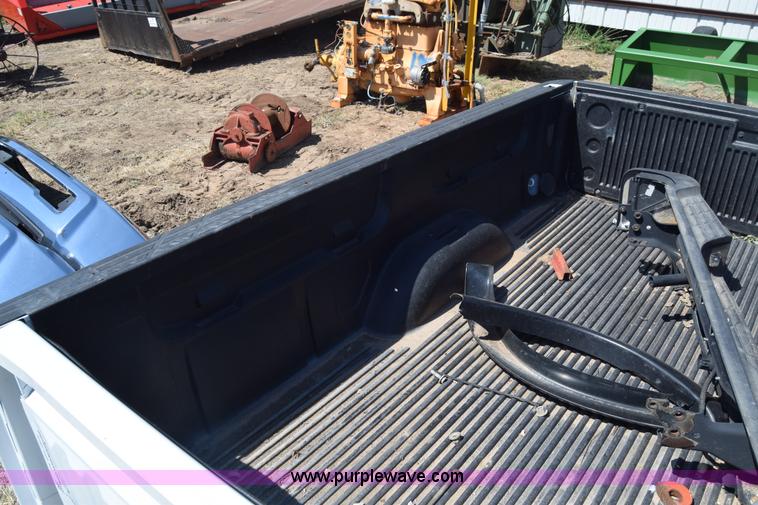 image for item J7959 GMC Sierra truck bed