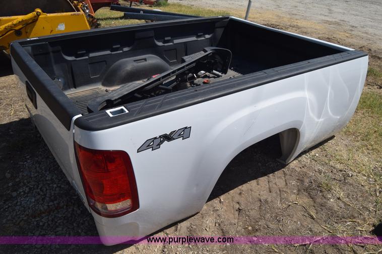 image for item J7959 GMC Sierra truck bed