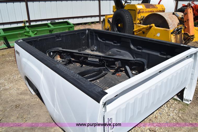 image for item J7959 GMC Sierra truck bed