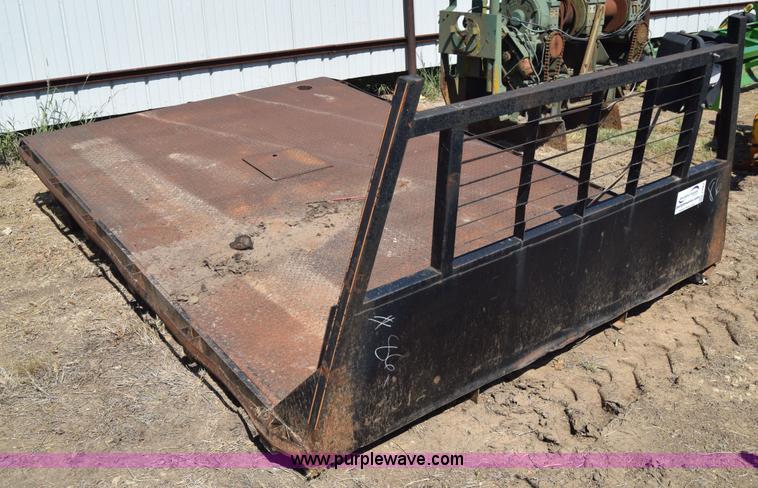 image for item J7962 Flatbed truck bed