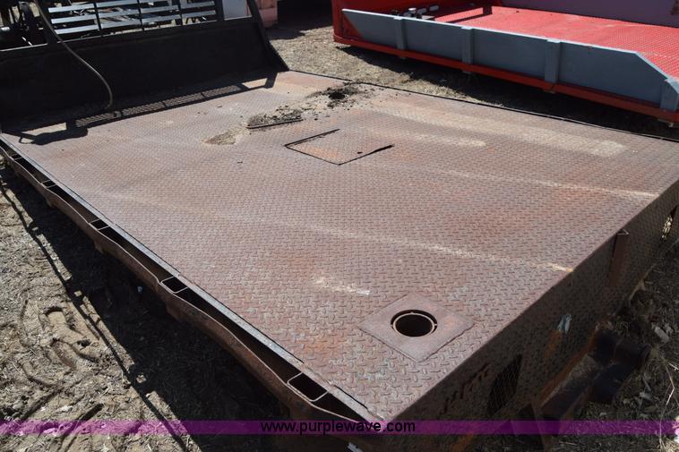 image for item J7962 Flatbed truck bed