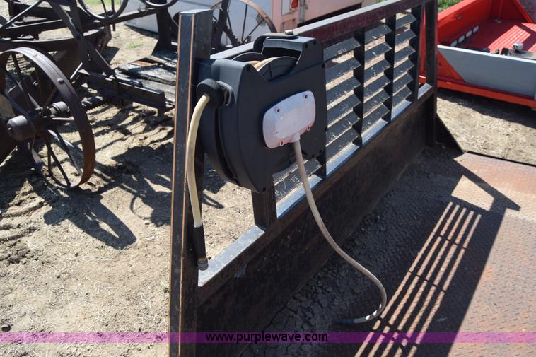 image for item J7962 Flatbed truck bed