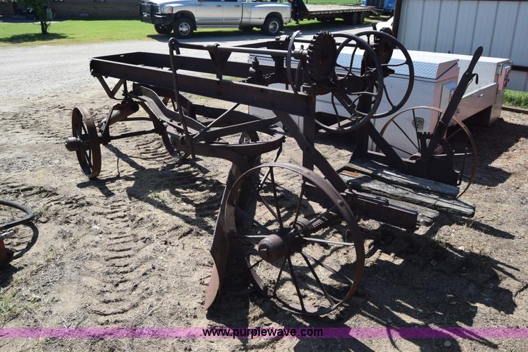 image for item J7964 Pull type grader