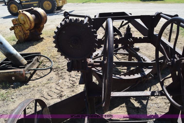 image for item J7964 Pull type grader