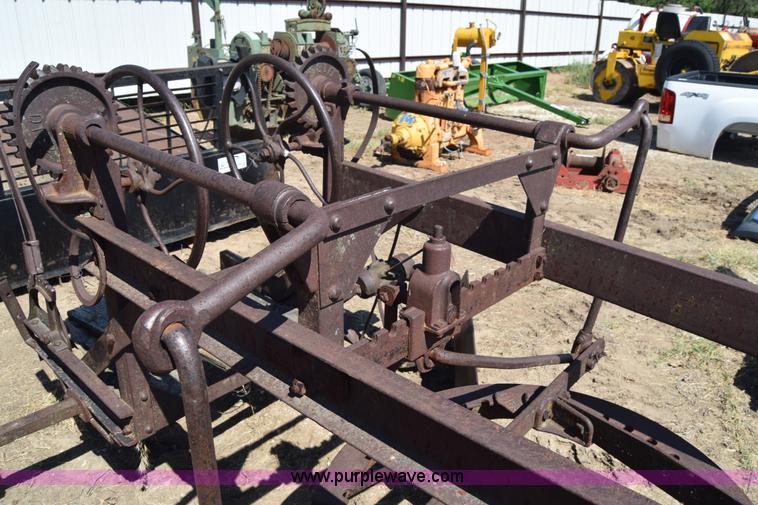 image for item J7964 Pull type grader