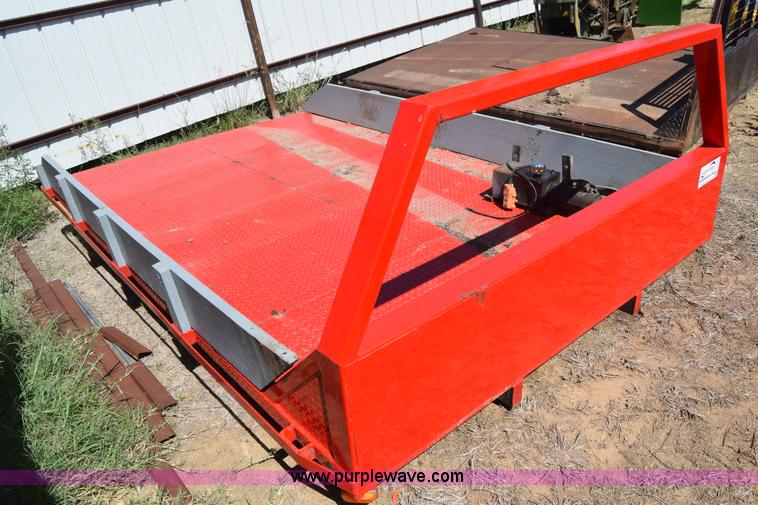image for item J7965 Flatbed truck bed