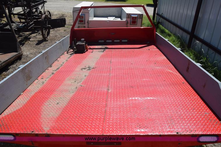 image for item J7965 Flatbed truck bed